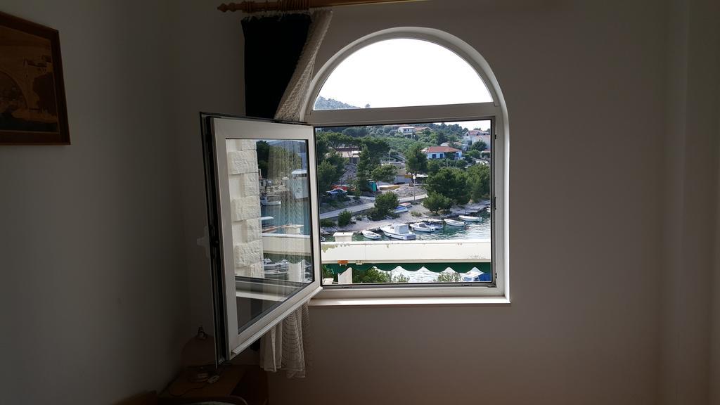 Apartment Marina Razanj Luaran gambar