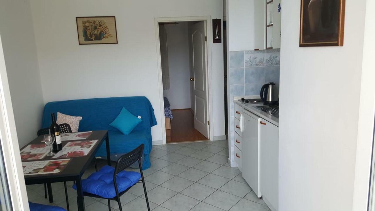 Apartment Marina Razanj Luaran gambar